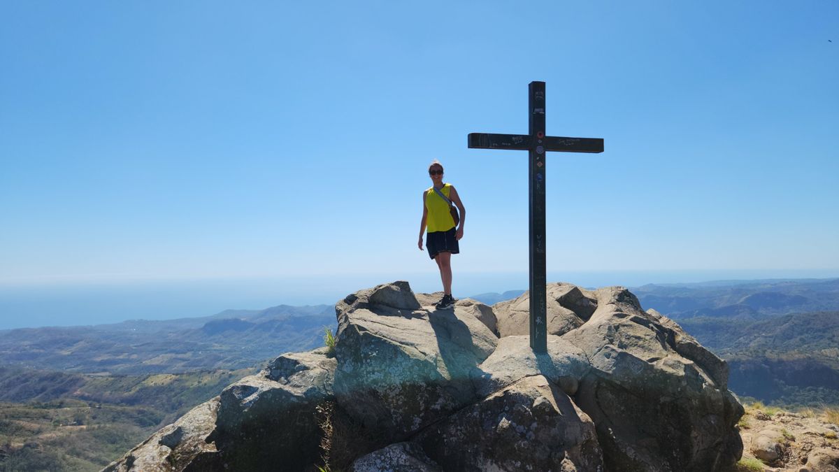 Peñón de Comasagua & El Zonte